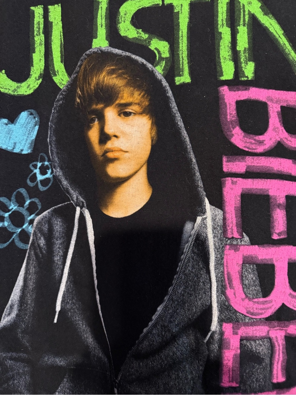 Early Y2K 2009 “Justin Bieber “Black Crewneck T‑Shirt with Blue Logo Tag - Picture 2 of 3